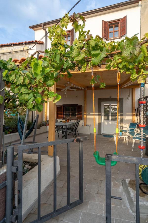 Holiday House Nova Stara Baška Exterior foto